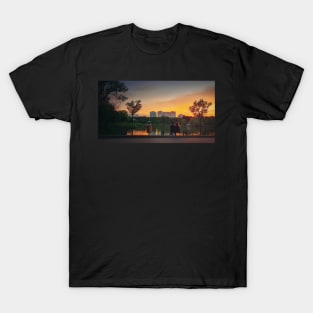 Couple meets the sunset together T-Shirt